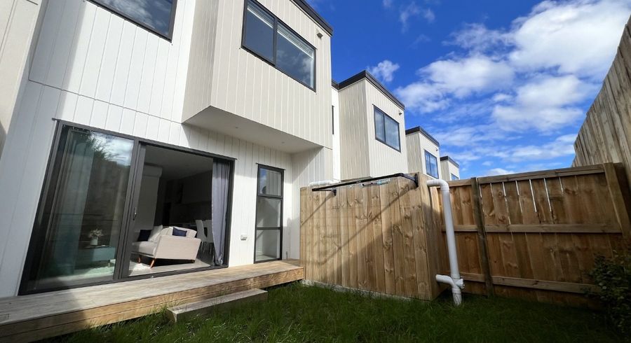  at 4/25 Abbotleigh Ave, Te Atatu Peninsula, Waitakere City, Auckland