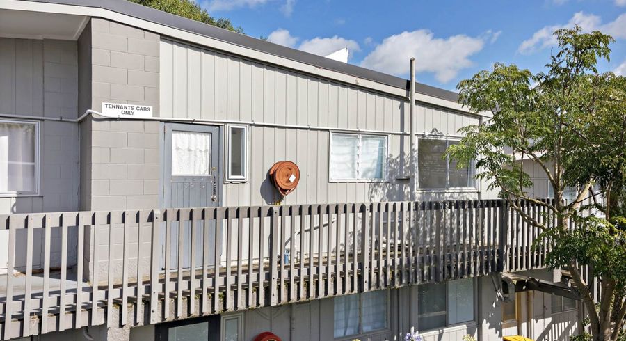  at 4/23 Locarno Avenue, Sandringham, Auckland