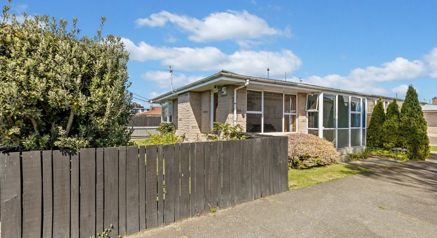  at 1/79 Hills Road, Edgeware, Christchurch