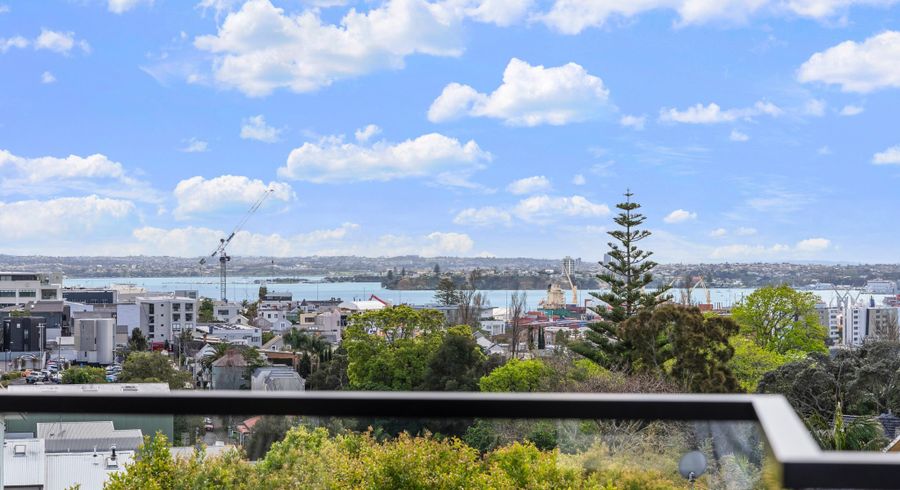  at 4/10 St Georges Bay Road, Parnell, Auckland City, Auckland