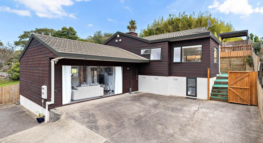  at 2/104 Mccullough Avenue, Three Kings, Auckland