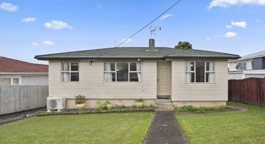  at 7 Blease Street, New Lynn, Waitakere City, Auckland