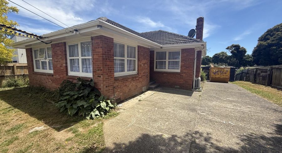  at 15 Julian Place, Otara, Auckland