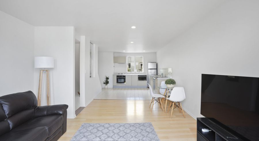  at 42 Albionvale Road, Glen Eden, Auckland
