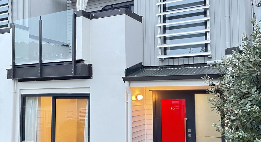 at 10 Mangrove Lane, Albany, North Shore City, Auckland