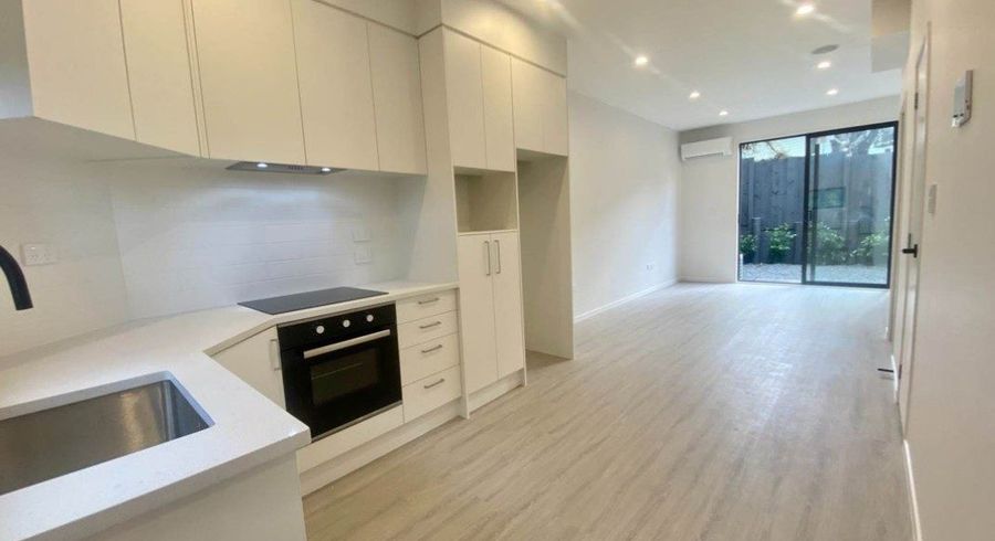  at 8/52 Rua Road, Glen Eden, Waitakere City, Auckland