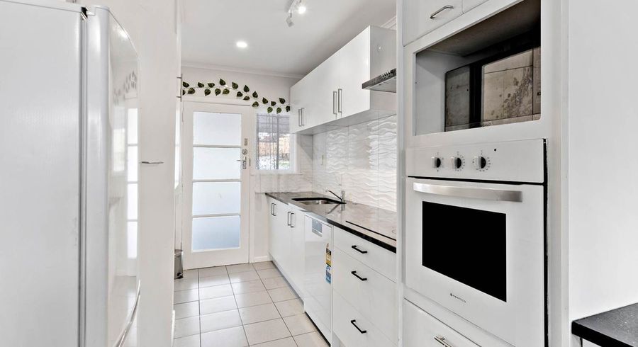  at 1/110 Te Atatu Road, Waitakere, Waitakere City, Auckland