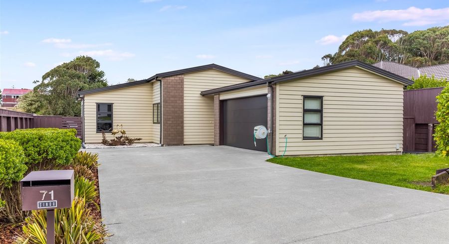  at 71 Staithes Drive North, Whitby, Porirua
