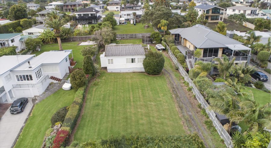  at 14 Ealing Crescent, Beachlands, Auckland