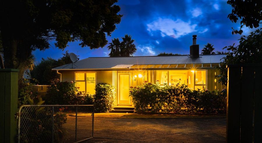  at 10 Vaucluse Avenue, Paraparaumu Beach, Paraparaumu