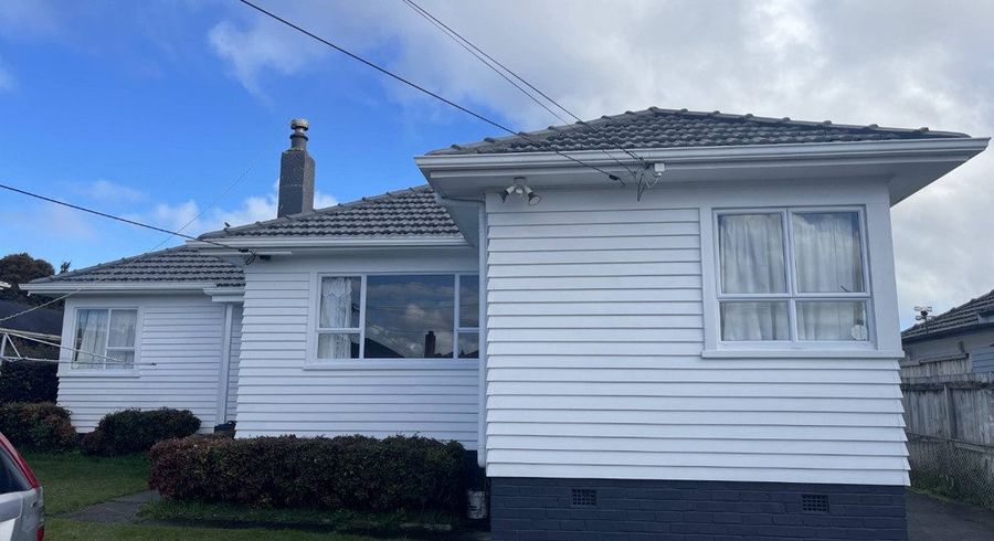  at 6 Netherlands Avenue, New Lynn, Waitakere City, Auckland