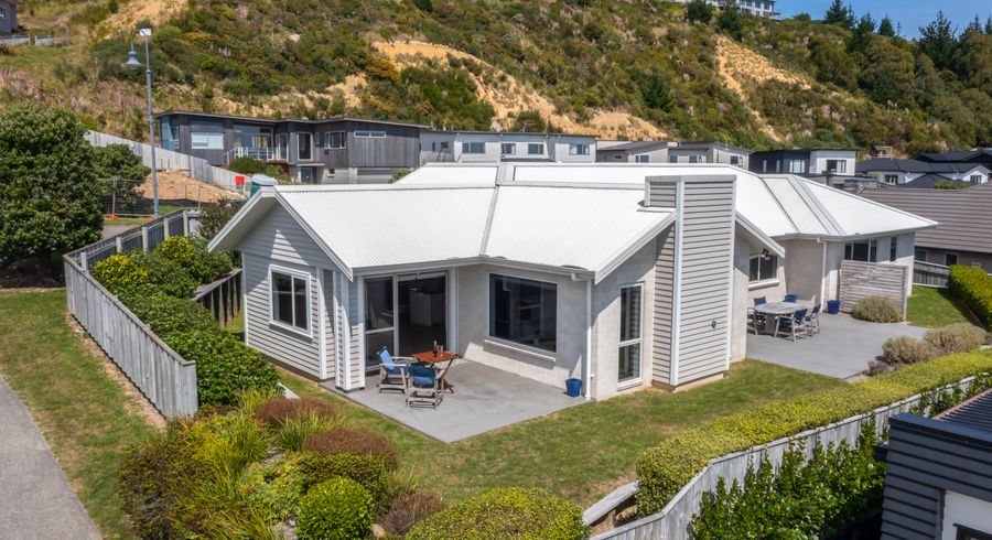  at 2 Pacific View, Whitby, Porirua