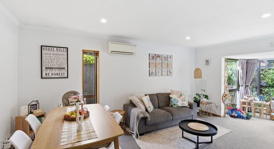  at 8/4 Broadbent Street, Riccarton, Christchurch City, Canterbury