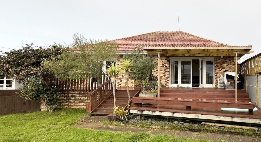  at 54 Seymour Road, Sunnyvale, Auckland