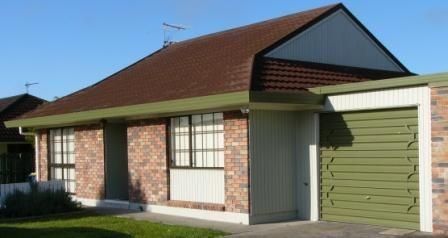  at 2/20 Sturges Road, Henderson, Auckland