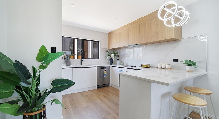  at 2/26 Dale Crescent, Pakuranga, Manukau City, Auckland