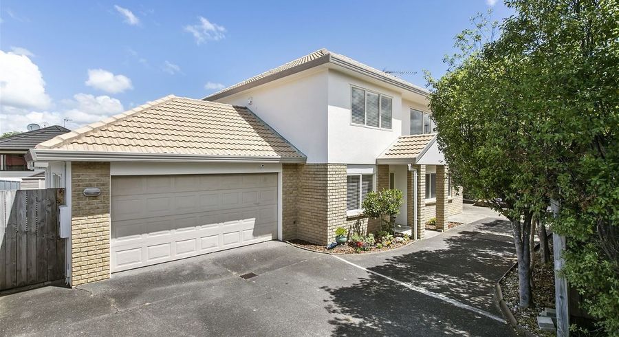  at 2/20 Penruddocke Road, Half Moon Bay, Manukau City, Auckland