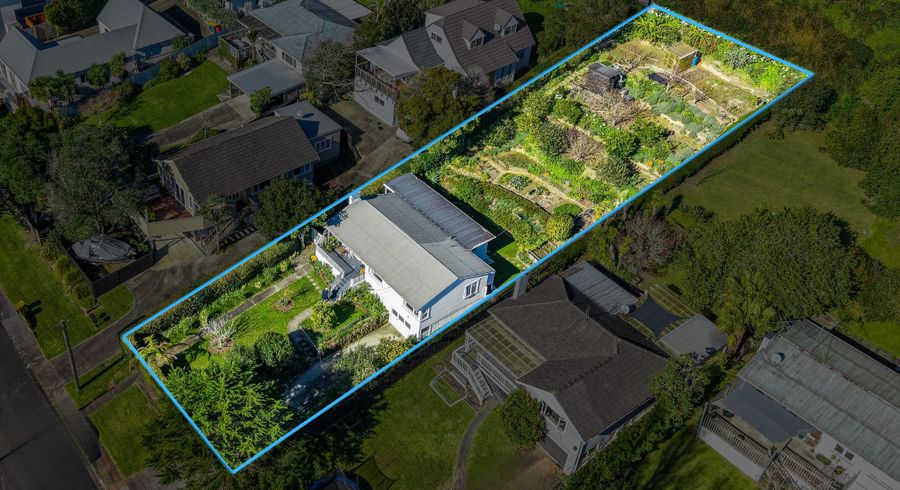  at 18 Alexander Avenue, Torbay, North Shore City, Auckland