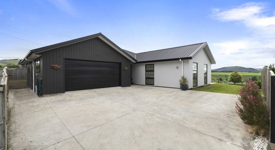  at 18 Varsity Heights, Fitzherbert, Palmerston North