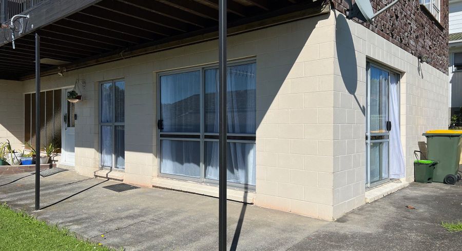  at 4 Pakira Avenue, Glendene, Waitakere City, Auckland