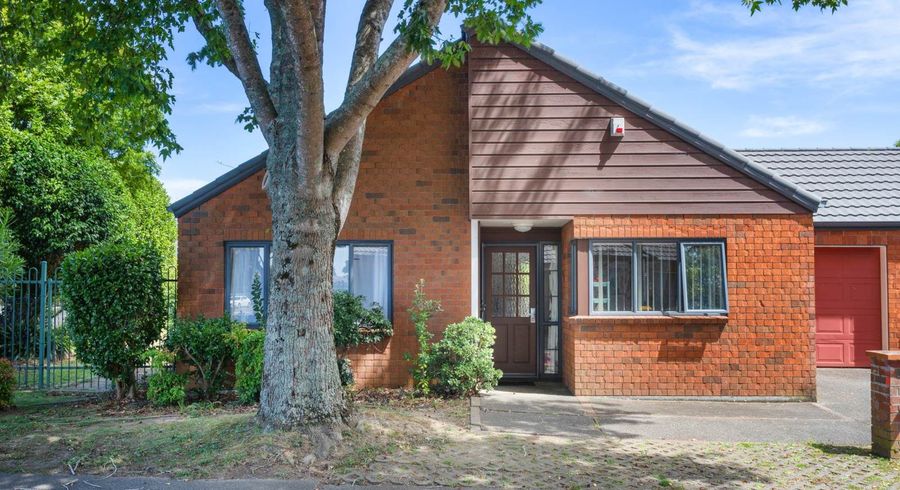  at 2 Westvale Avenue, Ranui, Waitakere City, Auckland