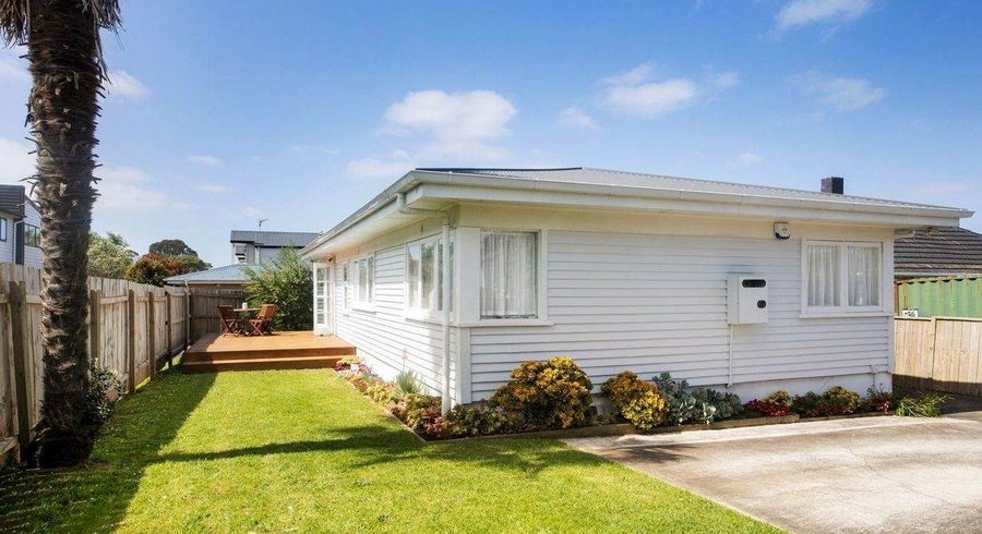  at 16A Ropata Avenue, Point England, Auckland