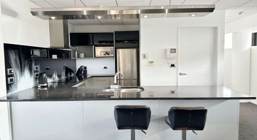  at 1/1 Wakefield Av, Sumner, Christchurch City, Canterbury