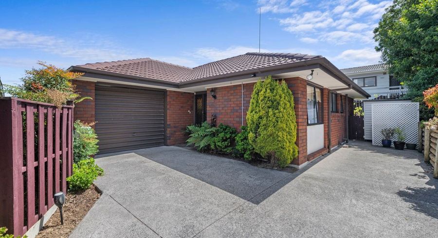  at 2/71 Dalwhinnie Parade, Highland Park, Manukau City, Auckland