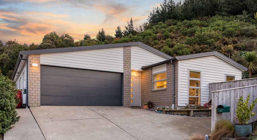  at 14 Moonraker Place, Whitby, Porirua