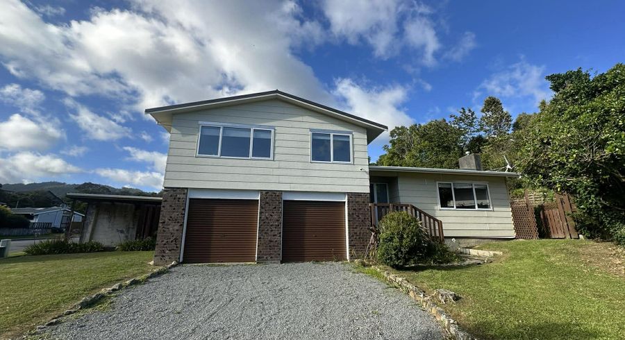  at "Dog friendly" 72 Field Street, Silverstream, Upper Hutt, Wellington