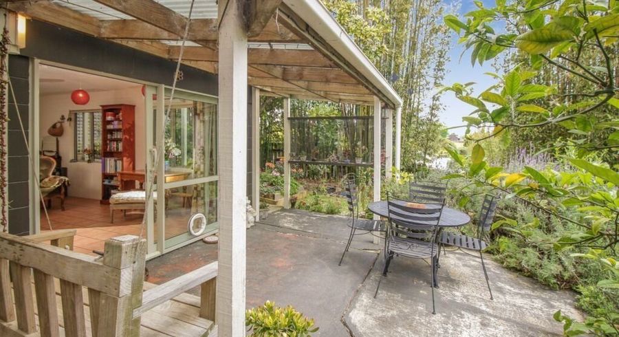  at 2/93 Woodglen Road, Glen Eden, Waitakere City, Auckland