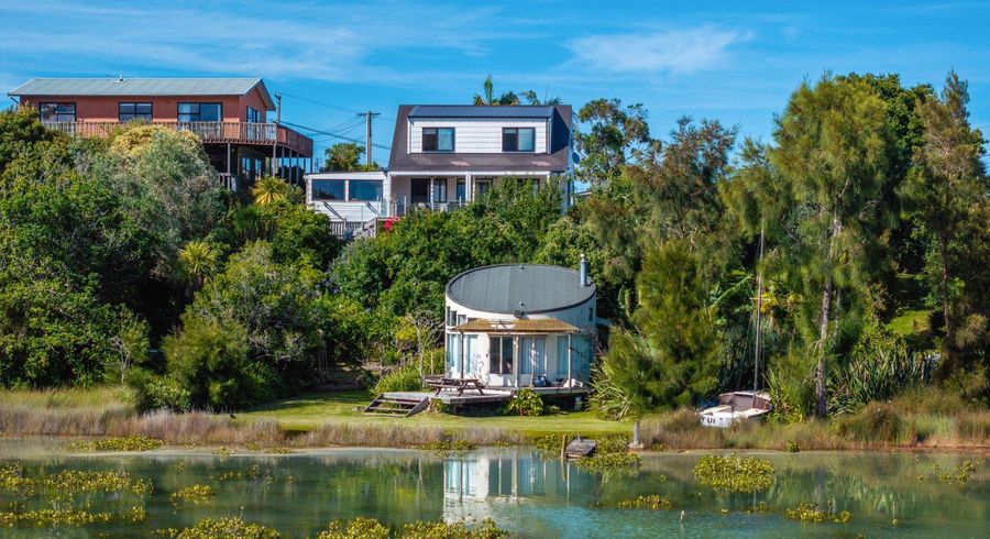  at 17 Shelly Beach Road, Surfdale, Waiheke Island, Auckland