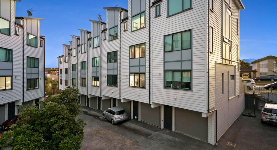  at 311 Murphys Road, Flat Bush, Auckland