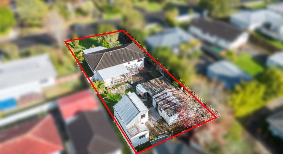  at 3 Pendlebury Street, Green Bay, Auckland