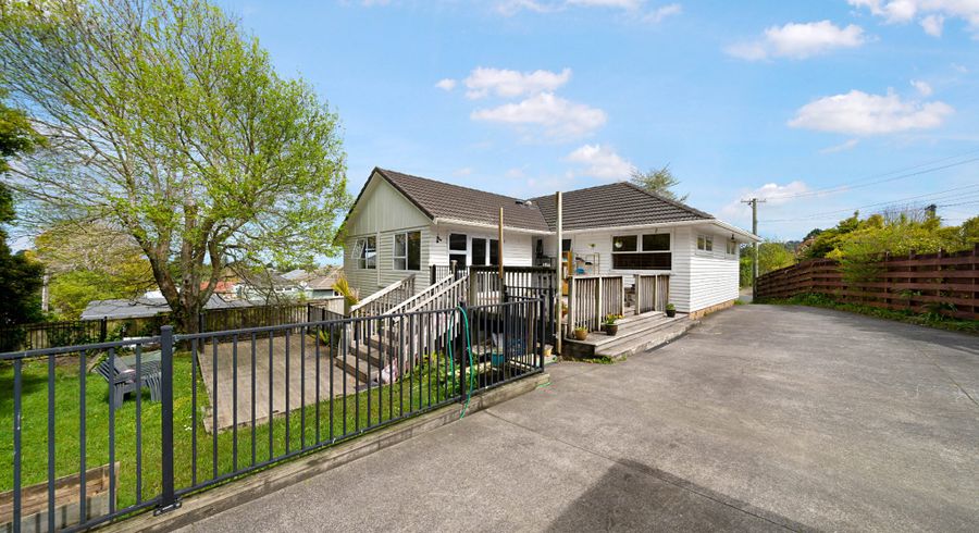  at 15 Tauhara Street, Green Bay, Auckland