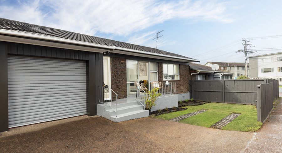  at 2/14 Mount Smart Road, Onehunga, Auckland