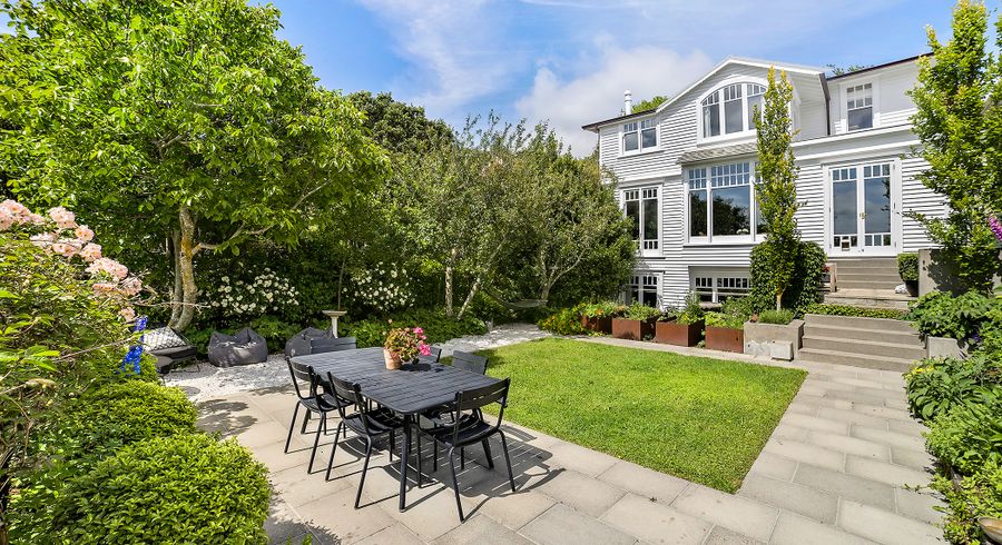  at 114 Upland Road, Kelburn, Wellington