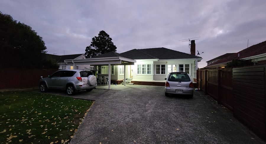  at 13 Great South Road, Papatoetoe, Auckland