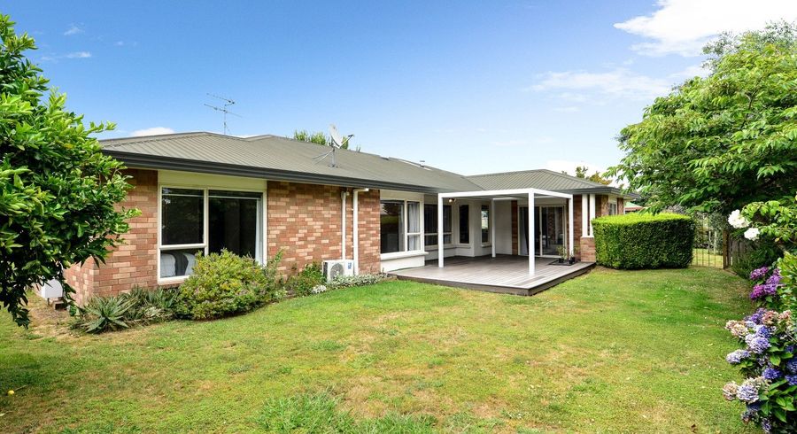  at 10 Admiral Crescent, Flagstaff, Hamilton, Waikato