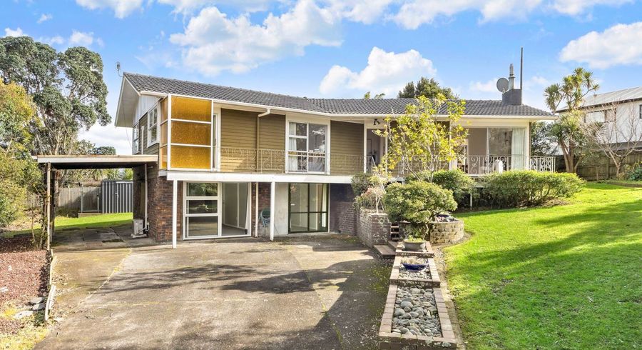  at 11 Grimshaw Place, Henderson, Waitakere City, Auckland