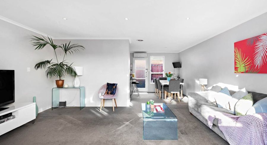  at 2/5 Rewa Road, Three Kings, Auckland City, Auckland