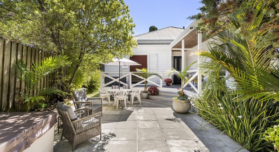  at 117 Lake Road, Belmont, Auckland