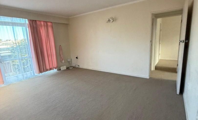  at 8/34 Kitchener Road, Milford, North Shore City, Auckland