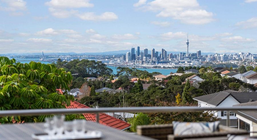  at 8 Bragato Place, Chatswood, Auckland