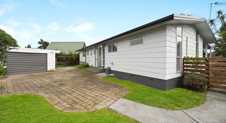  at 15 Lansdowne Crescent, Glenview, Hamilton, Waikato