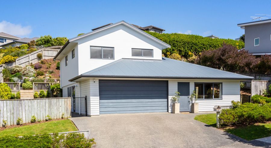  at 10 Te Puia Drive, Aotea, Porirua, Wellington