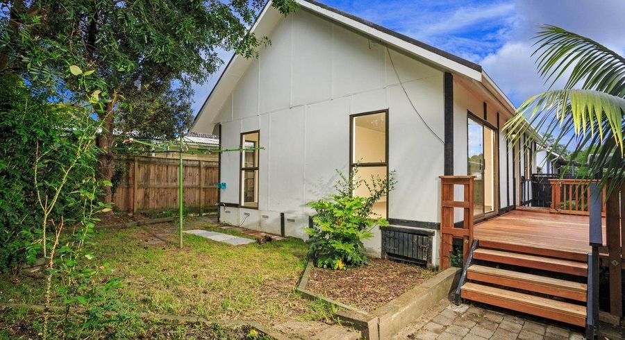 at 2/23 Tonkin Drive, Sunnynook, North Shore City, Auckland