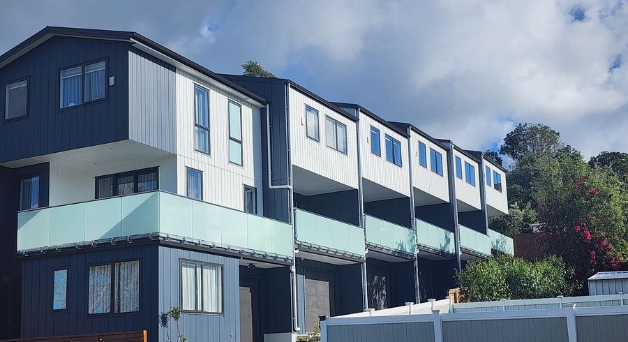  at 22E Totaravale Drive, Totara Vale, North Shore City, Auckland