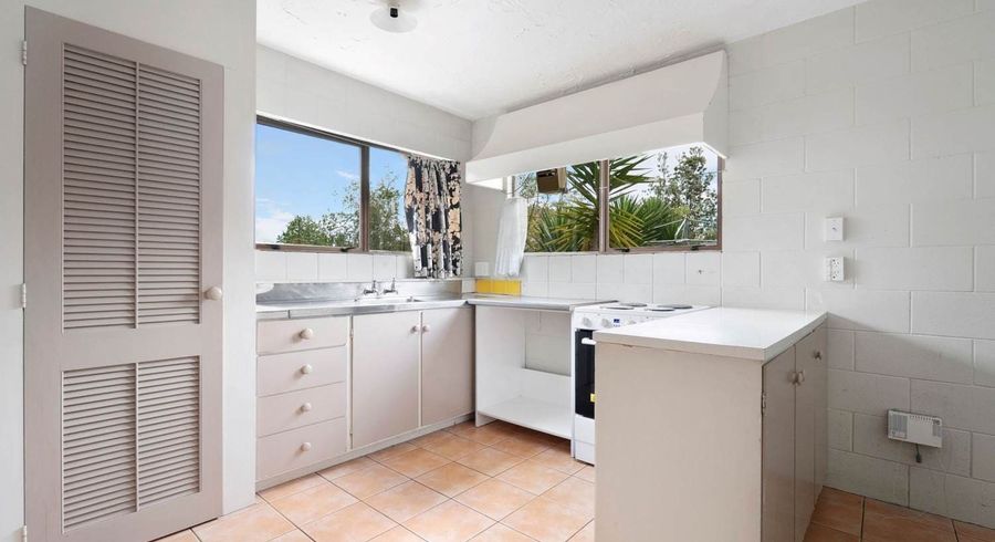  at Upstair /38 Makora Road, Massey, Waitakere City, Auckland