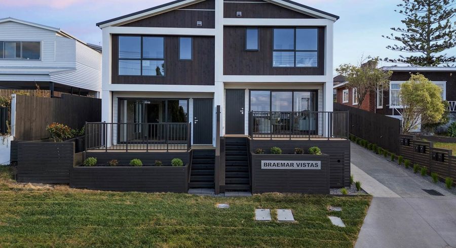  at 2/31 Braemar Road, Rothesay Bay, North Shore City, Auckland